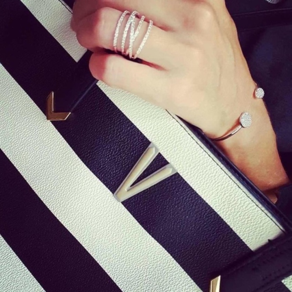 :: Stella & Dot⚔️💍Silver Stellar Pavé Ring - Picture 4 of 5